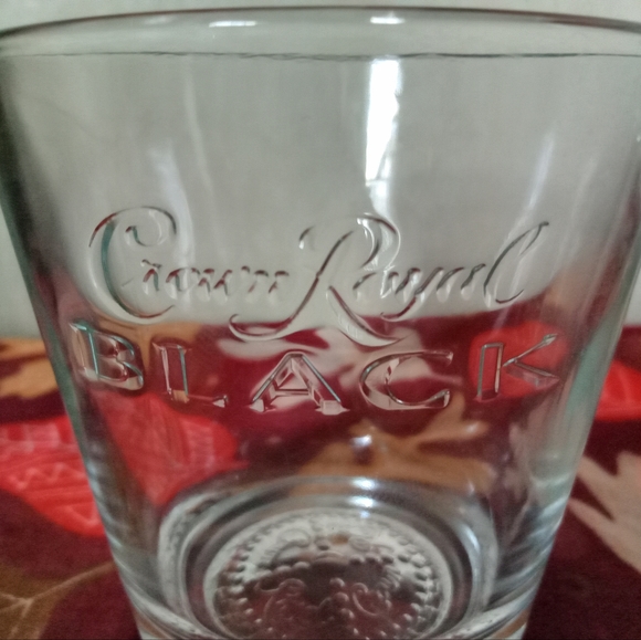 Vintage Crown Royal Black Embossed Cap Base Rocks Glass Whisky Lowball Barware - Picture 3 of 8